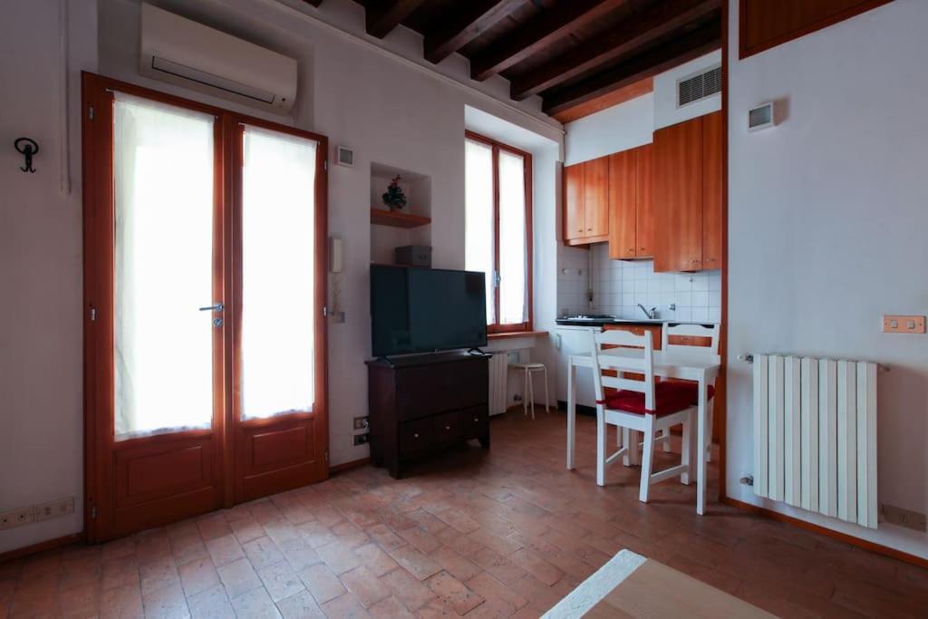 Charming Flat In Brera Mailand